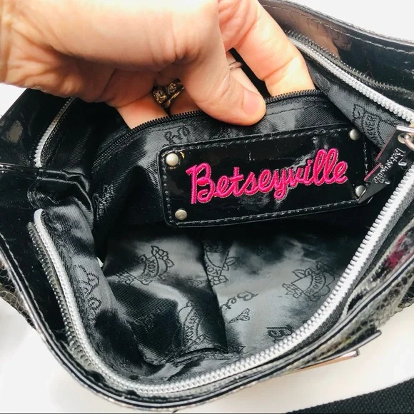 Betsyville Shiny Leopard Print / Snakeskin Purse - Picture 7 of 8